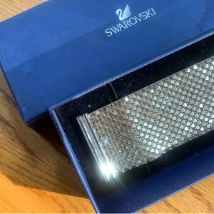 Gorgeous Genuine Swarovski wide Silver Boreal Bracelet cuff